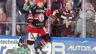 Hohe Hürden, hohe Sprünge? Der „E-Vau-El“ steht vor zwei verdammt kniffligen Aufgaben. Da trifft es sich gut, dass Stürmer Trevor Gooch von der Hochzeit seines Bruders zurück ist. Hohe Hürden, hohe Sprünge? Der „E-Vau-El“ steht vor zwei verdammt kniffligen Aufgaben. Da trifft es sich gut, dass Stürmer Trevor Gooch von der Hochzeit seines Bruders zurück ist.