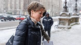 Christina Block auf dem Weg ins Gerichtsgebäude. Christina Block auf dem Weg ins Gerichtsgebäude.