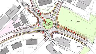 Jedes rote Kreuz steht f&uuml;r einen Baum, der im Zuge des Kreisverkehrbaus gef&auml;llt werden muss.