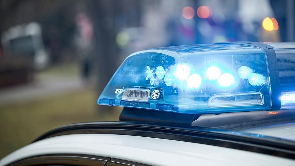 Die Polizei sucht nun nach den unbekannten Tätern. (Symbolbild)