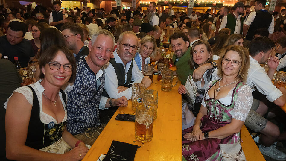 Die Partybilder vom Dienstag, 15. August 2023, aus dem Festzelt Weckmann.