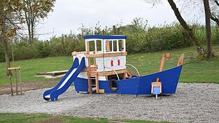 Das Motorschiffchen &bdquo;Flotte Lotte&ldquo; erwartet die Kinder ebenso wie andere neue Spielger&auml;te.