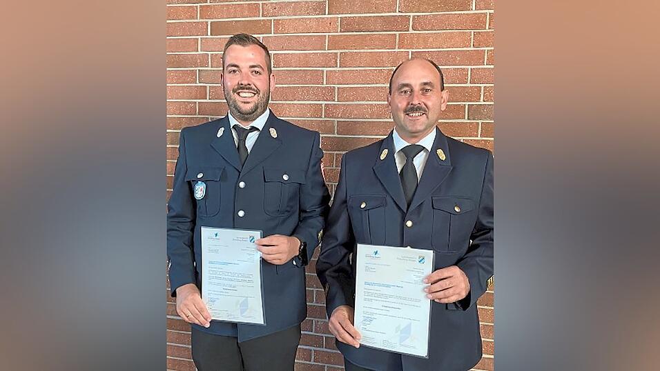 Der neue Kreisbrandinspektor Günther Neuhierl (r.) und der neue Kreisbrandmeister Maximilian Edenhofer Der neue Kreisbrandinspektor Günther Neuhierl (r.) und der neue Kreisbrandmeister Maximilian Edenhofer