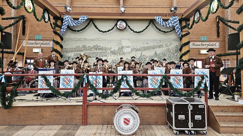 Im Augustiner-Festzelt traten die Musiker auf.