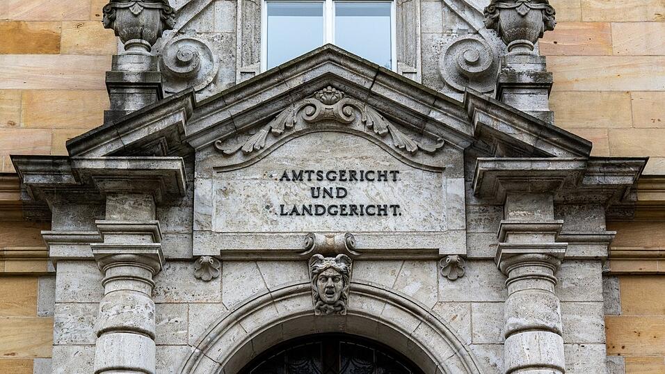 Das Verfahren am Landgericht Regensburg wurde fast in Gänze nichtöffentlich abgehalten. Das Verfahren am Landgericht Regensburg wurde fast in Gänze nichtöffentlich abgehalten.