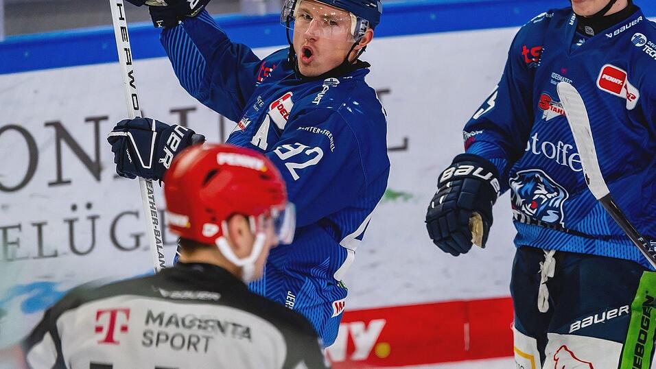 Zum Dauer-Torschützen der Tigers entwickelt sich (wieder) Marcel Brandt. Am Mittwoch gegen Ingolstadt konnte er zwei Treffer bejubeln. Zum Sieg reichten die aber nicht. Zum Dauer-Torschützen der Tigers entwickelt sich (wieder) Marcel Brandt. Am Mittwoch gegen Ingolstadt konnte er zwei Treffer bejubeln. Zum Sieg reichten die aber nicht.