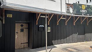 Das Lion’s ist Geschichte. Samantha und Tobia Orlandini haben zwei Jahre lang mit allerlei Events versucht, das Chamer Nachtleben am Laufen zu halten. Jetzt werfen sie das Handtuch. Das Lion’s ist Geschichte. Samantha und Tobia Orlandini haben zwei Jahre lang mit allerlei Events versucht, das Chamer Nachtleben am Laufen zu halten. Jetzt werfen sie das Handtuch.