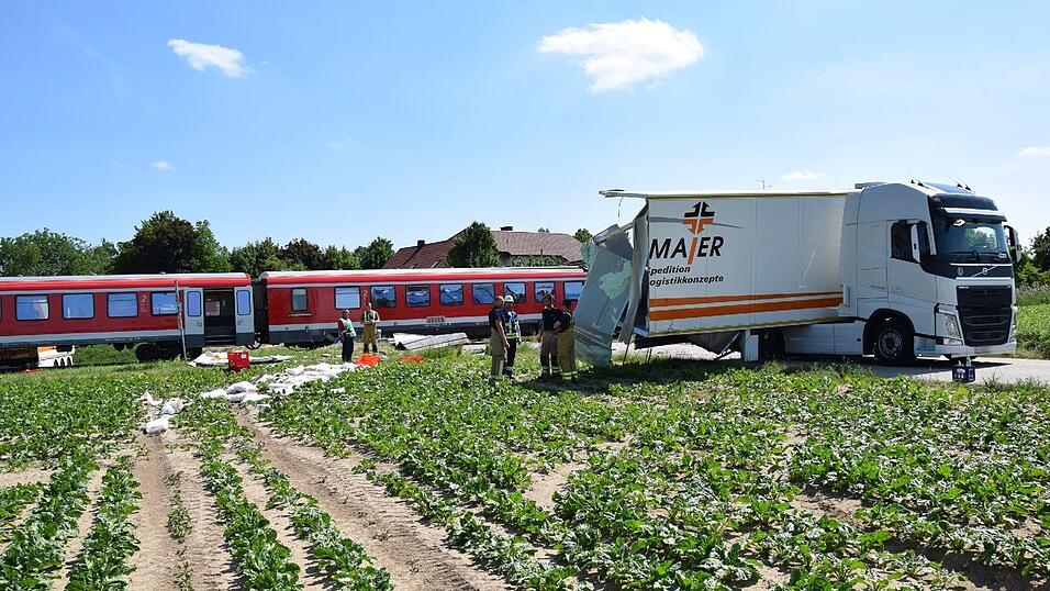 Am Bahnübergang Ostsiedlung ist es am Donnerstagnachmittag zu einem Unfall gekommen.