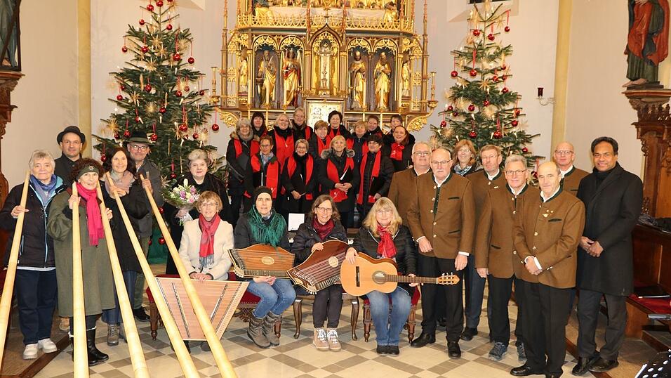 Pfarrer Saju (re.) dankte allen Mitwirkenden.