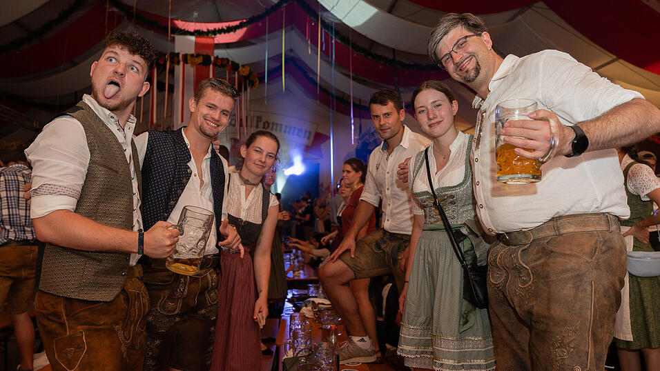 Die Partybilder vom Samstag, 19. August 2023, aus dem Festzelt Greindl. Die Partybilder vom Samstag, 19. August 2023, aus dem Festzelt Greindl.