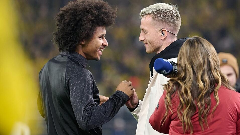 Begeistert gefeiert von Fans und ehemaligen Mitspielern: Marco Reus (r.) Begeistert gefeiert von Fans und ehemaligen Mitspielern: Marco Reus (r.)