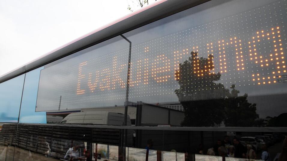 Von der Evakuierung sind unter anderem ein Hotel und eine Tankstelle betroffen. (Symbolbild)
