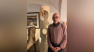 Passion und Hingabe: Holzkreuze sind das h&ouml;lzerne Steckenpferd des kreativen Tausendsassas aus Schwarzach.