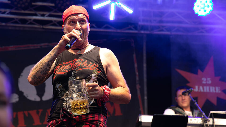 Die Partybilder vom Montag, 11. August, aus dem Festzelt Reisinger. Die Partybilder vom Montag, 11. August, aus dem Festzelt Reisinger.