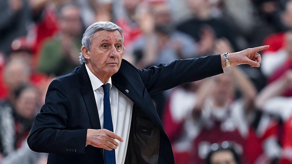 Svetislav Pesic steht mit seinen Bayern mit einem Bein im BBL-Halbfinale.
