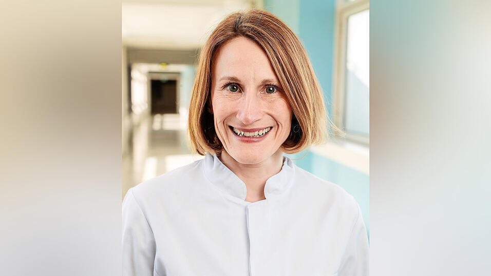 Dr. Lisa Geis leitet die Nephrologie am Klinikum und das KfH-Nierenzentrum. Sie ist mit der Leiterin des Notfallzentrums sowie der Neurologie der dritte weibliche Chefarzt am Klinikum. Dr. Lisa Geis leitet die Nephrologie am Klinikum und das KfH-Nierenzentrum. Sie ist mit der Leiterin des Notfallzentrums sowie der Neurologie der dritte weibliche Chefarzt am Klinikum.