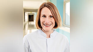Dr. Lisa Geis leitet die Nephrologie am Klinikum und das KfH-Nierenzentrum. Sie ist mit der Leiterin des Notfallzentrums sowie der Neurologie der dritte weibliche Chefarzt am Klinikum. Dr. Lisa Geis leitet die Nephrologie am Klinikum und das KfH-Nierenzentrum. Sie ist mit der Leiterin des Notfallzentrums sowie der Neurologie der dritte weibliche Chefarzt am Klinikum.