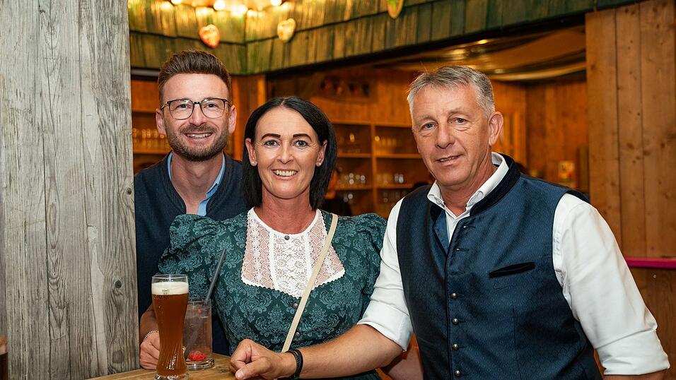 Die Partybilder vom Montag, 17. August, aus dem Festzelt Weckmann. Die Partybilder vom Montag, 17. August, aus dem Festzelt Weckmann.