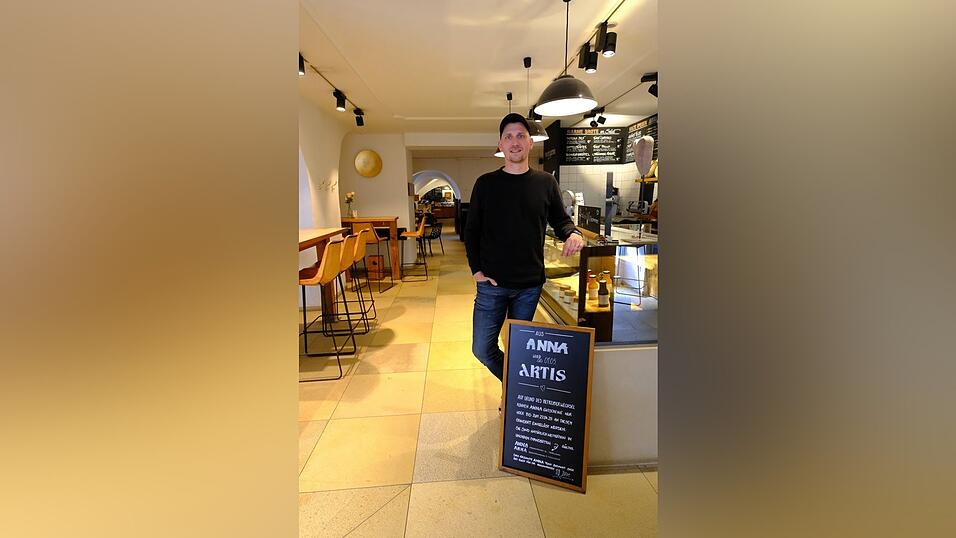 Der 41-j&auml;hrige Benno Litzke bleibt 'sehr gern Straubinger', gibt aber sein Caf&eacute; Anna in neue H&auml;nde.