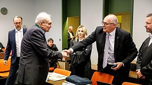 Wiedersehen vor Gericht: Zwei ehemalige Unions-Abgeordnete sind in München wegen Korruptionsvorwürfen angeklagt.