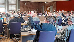 Bei drei Gegenstimmen wurde der Haushalt angenommen.