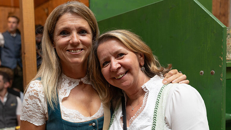 Die Partybilder vom Dienstag, 11. August, aus dem Festzelt Weckmann. Die Partybilder vom Dienstag, 11. August, aus dem Festzelt Weckmann.