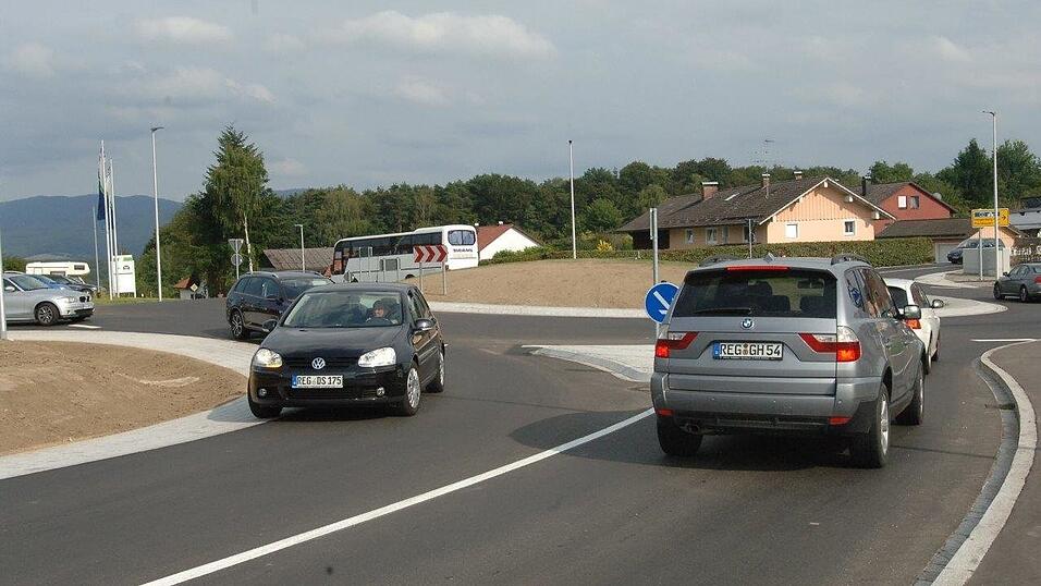 Der neue Kreisverkehr ist stark frequentiert. Der neue Kreisverkehr ist stark frequentiert.