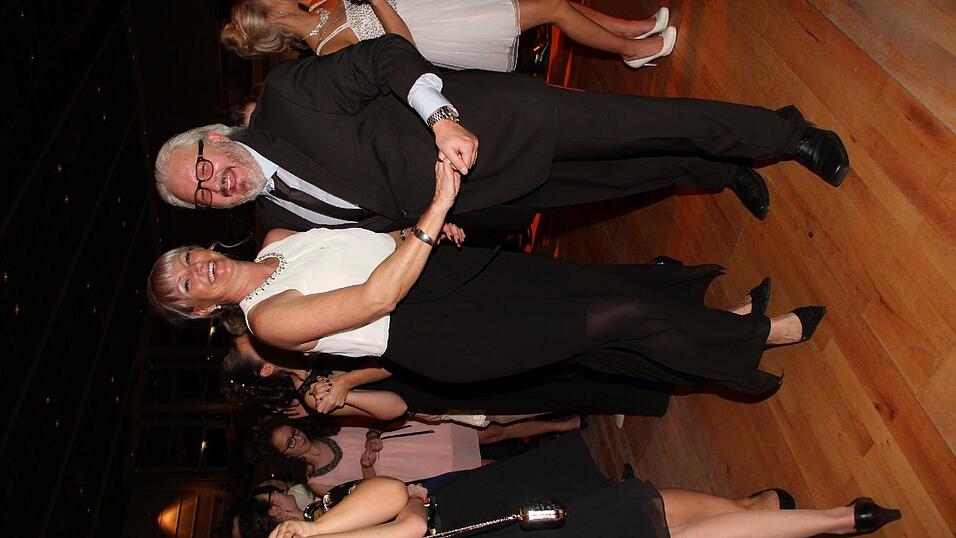 Die Bilder vom Abschlussball der Tanzschule Seidel in der Fraunhofer-Halle am 28. November. Die Bilder vom Abschlussball der Tanzschule Seidel in der Fraunhofer-Halle am 28. November.