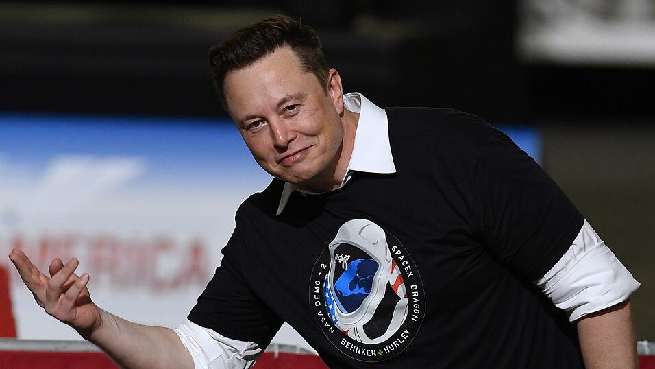 Elon Musk wird mit dem SpaceX-B&ouml;rsengang zum ersten Menschen mit einem Billionenverm&ouml;gen - zumindest auf dem Papier. (Archivbild)