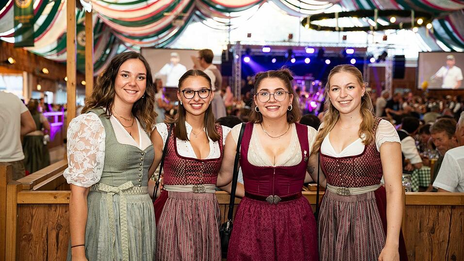 Die Partybilder vom Freitag, 14. August, aus dem Festzelt Weckmann. Die Partybilder vom Freitag, 14. August, aus dem Festzelt Weckmann.
