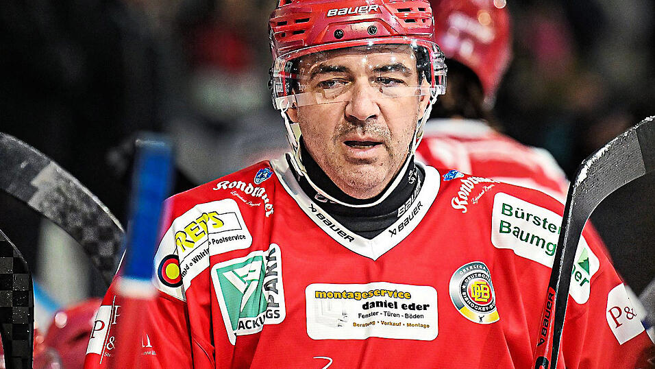 Thomas Greilinger wird seine Karriere wohl dort beenden, wo sie begonnen hat: beim Deggendorfer SC. Die Frage ist nur, wann. Thomas Greilinger wird seine Karriere wohl dort beenden, wo sie begonnen hat: beim Deggendorfer SC. Die Frage ist nur, wann.