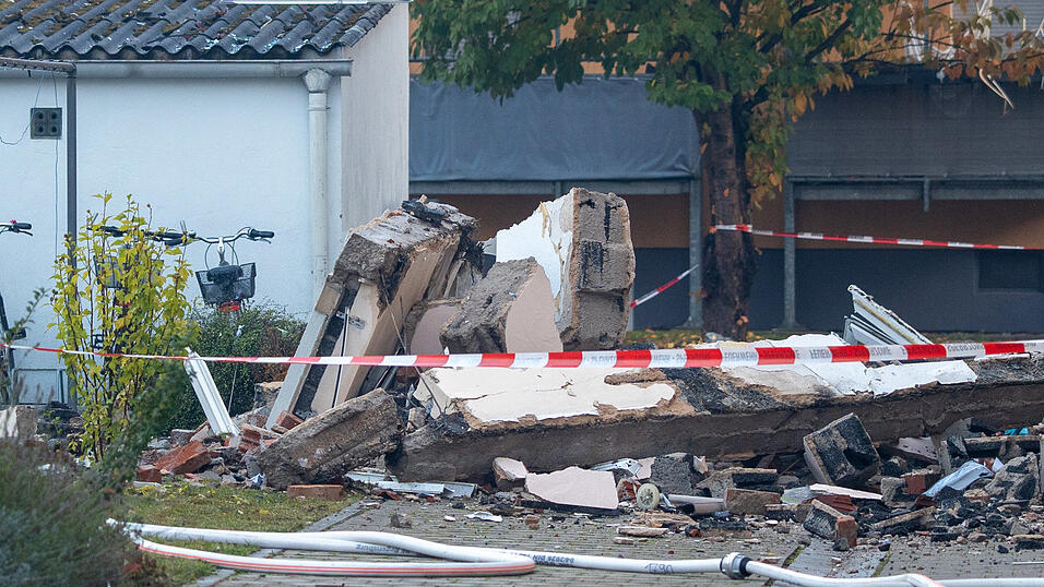 Die Fassade des Hauses wurde schwer besch&auml;digt.