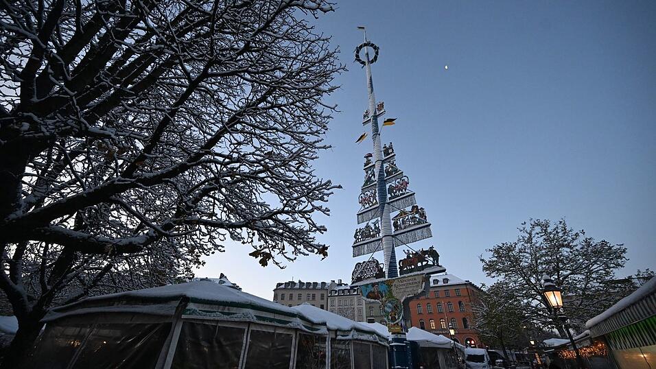 Nach oberbayerischer Tradition besitzt er einen prächtigen Maibaum. (Archivbild) Nach oberbayerischer Tradition besitzt er einen prächtigen Maibaum. (Archivbild)