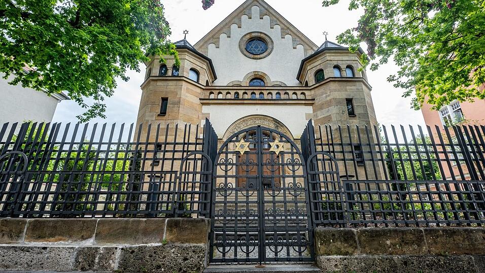Synagogen, wie etwa in Straubing, müssten technisch und personell besser geschützt werden, fordern die Grünen im Landtag. Synagogen, wie etwa in Straubing, müssten technisch und personell besser geschützt werden, fordern die Grünen im Landtag.