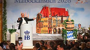 Django As&uuml;l spottete &uuml;ber die Landes- und Bundespolitik.