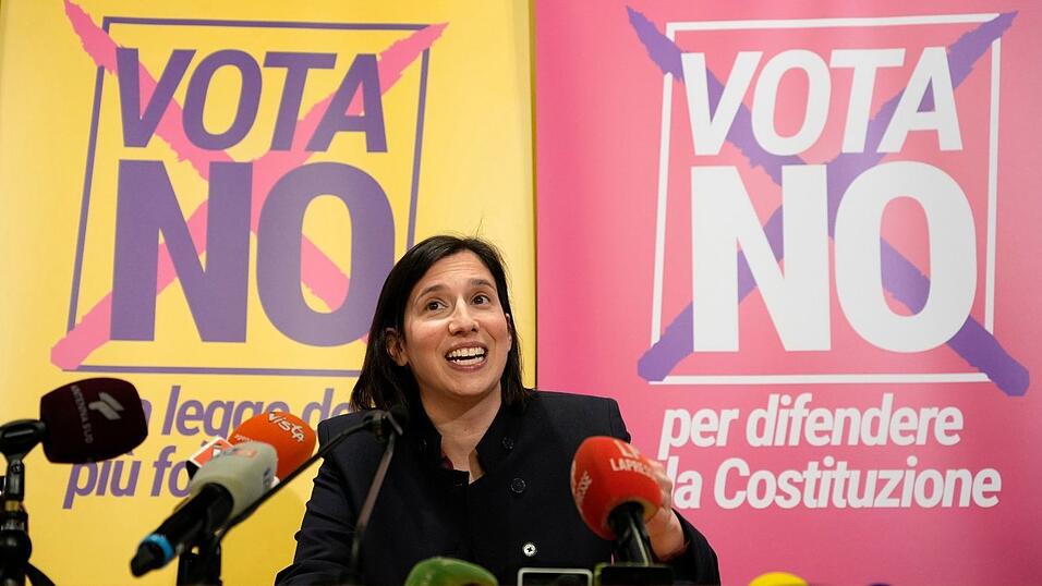 Oppositionsf&uuml;hrerin Elly Schlein freut sich &uuml;ber den Erfolg.