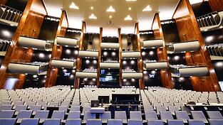 Die Sanierung von Oper und Schauspielhaus in Köln wird an diesem Wochenende mit einem großen Fest gefeiert (Archivbild). Die Sanierung von Oper und Schauspielhaus in Köln wird an diesem Wochenende mit einem großen Fest gefeiert (Archivbild).