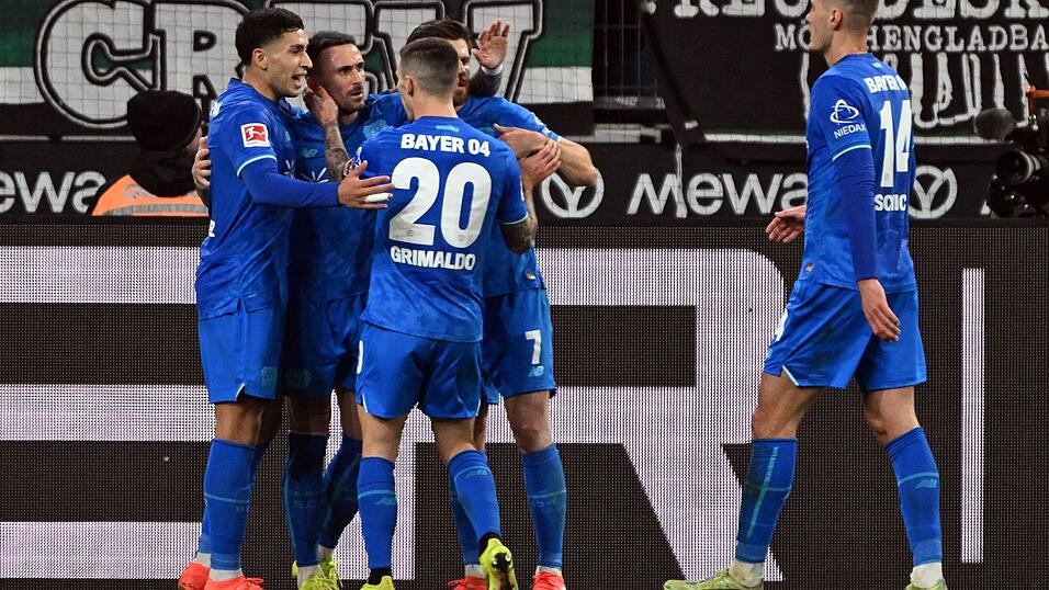 Leverkusen jubelt &uuml;ber den Ausgleich.