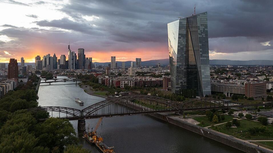 Notenbank schraubt Konjunkturerwartungen nach unten (Archivbild) Notenbank schraubt Konjunkturerwartungen nach unten (Archivbild)