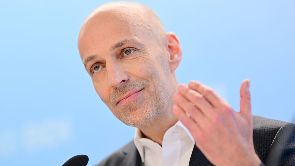 BDI-Präsident Peter Leibinger kritisiert die Bundesregierung. (Archivbild) BDI-Präsident Peter Leibinger kritisiert die Bundesregierung. (Archivbild)