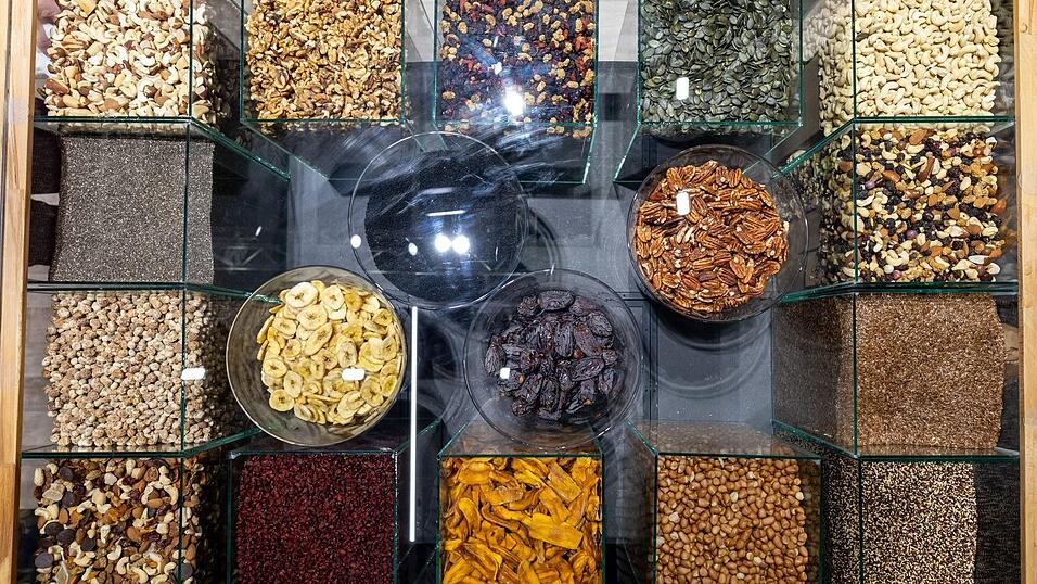 Der Handel stellt inzwischen mehr Bio in die Regale. (Archivbild)