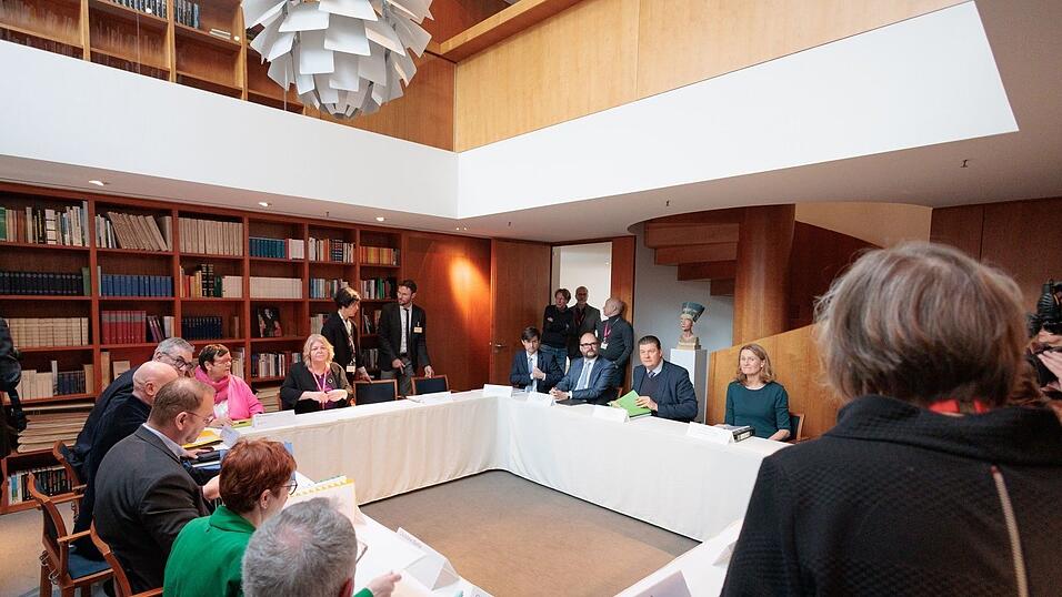 Anfang Dezember begannen die Verhandlungen f&uuml;r die Landesbesch&auml;ftigten. (Archivbild)