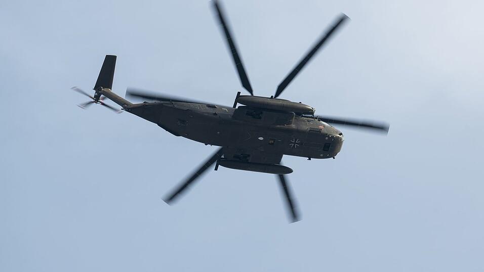 Wie es zu dem Unfall kam, ist noch unklar. Der Soldat liegt im Krankenhaus. (Symbolbild) Wie es zu dem Unfall kam, ist noch unklar. Der Soldat liegt im Krankenhaus. (Symbolbild)