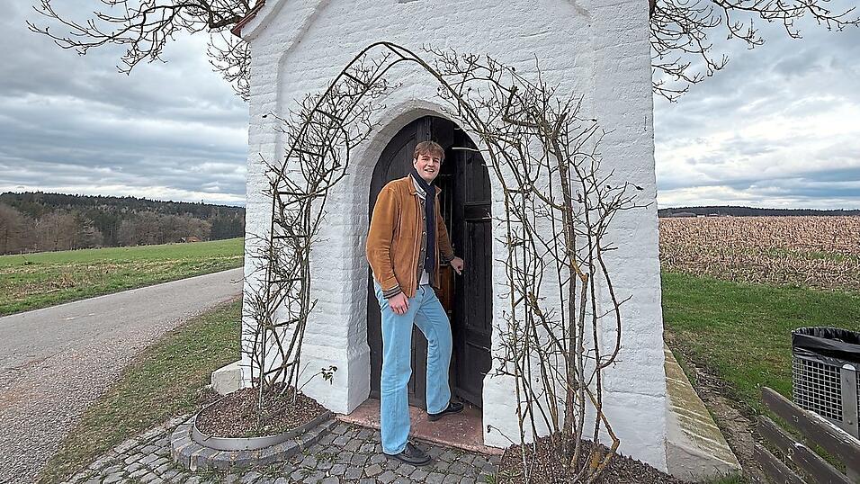 Einer der Lieblingsorte von Max-Emanuel Montgelas in seiner Heimat ist die Marienkapelle und das angrenzende Feld. Einer der Lieblingsorte von Max-Emanuel Montgelas in seiner Heimat ist die Marienkapelle und das angrenzende Feld.