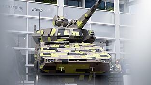 Der Rüstungskonzern MBDA will den Flugabwehrpanzer Skyranger 30 für die Bundeswehr mit einer speziellen Drohnenabwehr ausstatten. (Archivfoto) Der Rüstungskonzern MBDA will den Flugabwehrpanzer Skyranger 30 für die Bundeswehr mit einer speziellen Drohnenabwehr ausstatten. (Archivfoto)