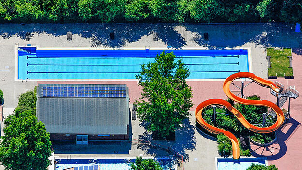 Das Herrenbecken in der Schwimmschule bekommt wohl keine Einhausung.