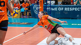 Straubings &bdquo;Wertvollste Spielerin&ldquo; Maia Rackel f&uuml;hrt ihr Team beim 3:0-Erfolg gegen Planegg-Krailling zum n&auml;chsten Sieg.