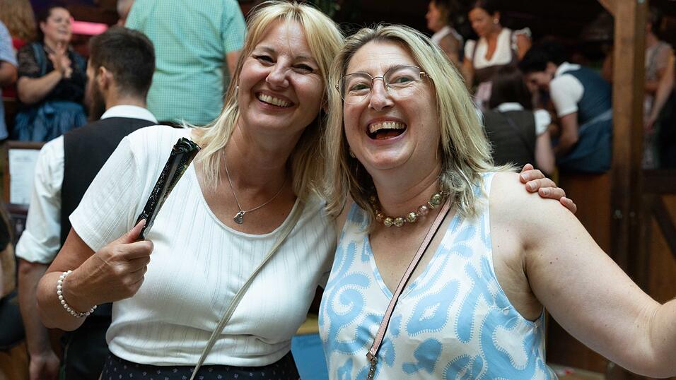 Die Partybilder vom Freitag, 7. August, aus dem Festzelt Wenisch. Die Partybilder vom Freitag, 7. August, aus dem Festzelt Wenisch.