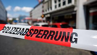 Der Plattlinger Bahnhof wurde am Donnerstag wegen eines Fliegerbombenfunds abgesperrt. Der Plattlinger Bahnhof wurde am Donnerstag wegen eines Fliegerbombenfunds abgesperrt.