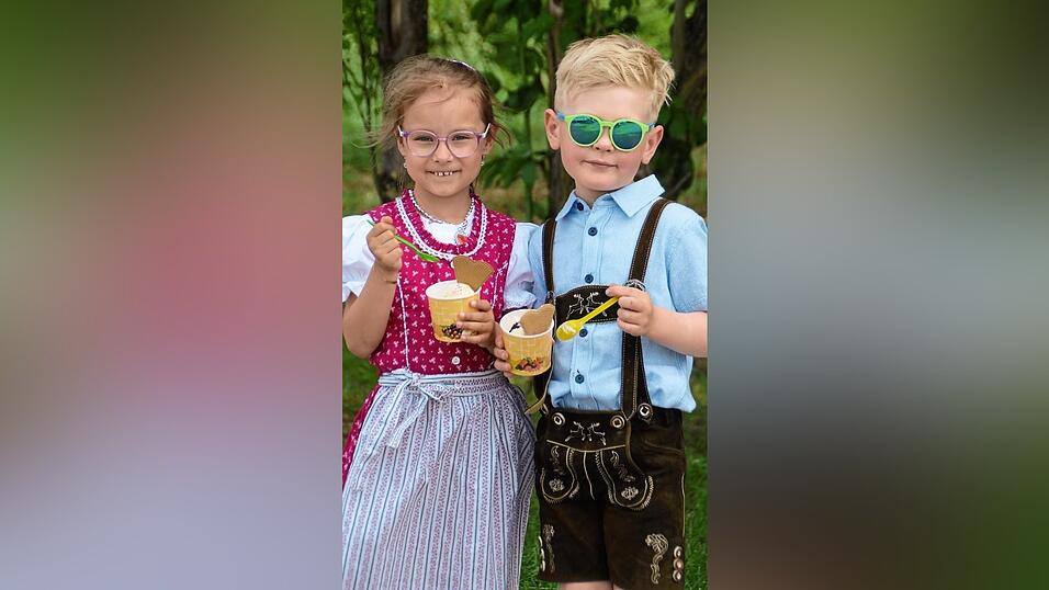Das Zaubereis, das die Festwirte beim Familiennachmittag spendierten, kam bei den sommerlichen Temperaturen bestens an. Das Zaubereis, das die Festwirte beim Familiennachmittag spendierten, kam bei den sommerlichen Temperaturen bestens an.